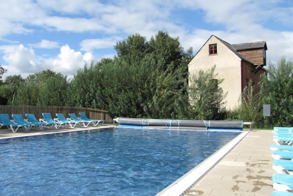 Blueberry Cottage - Lower Mill Estate Somerford Keynes Exterior foto